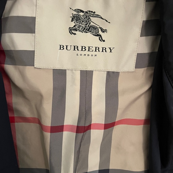 Authentic Burberry men’s jacket size medium - Picture 3 of 3